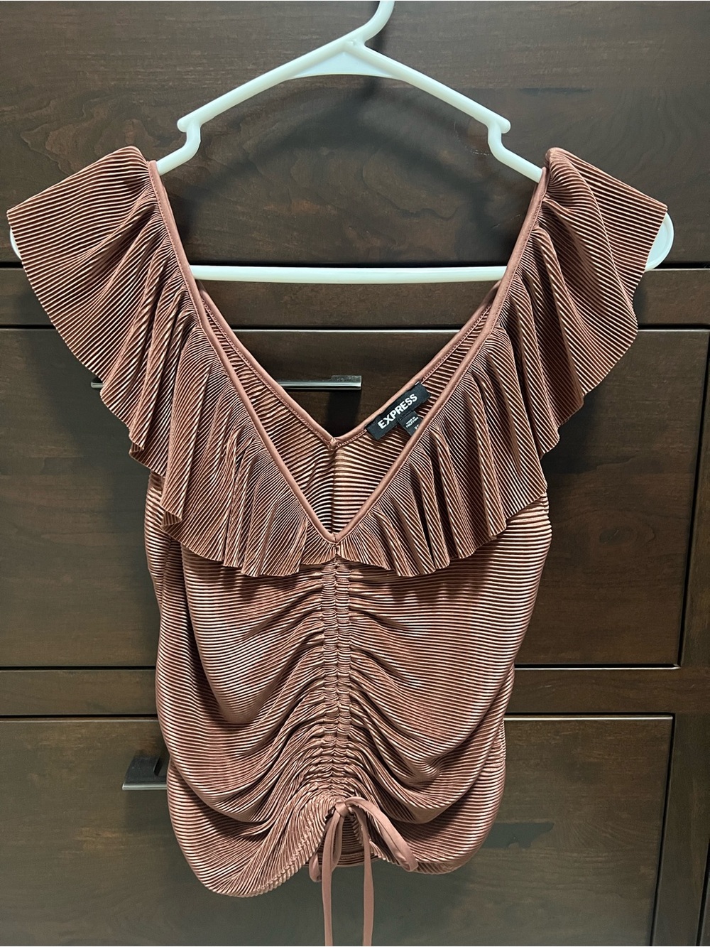 Express Ruched V-Neck Ruffle Crop Top - Mauve - Picture 2 of 6